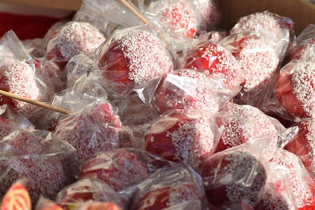 Tilfældigvis var også min mors yndlingssnack tilstede på Æblernes dag - Kandiserede æbler - Planen var at købe nogle på vejen hjem, med der var de alle udsolg. Min mor var noget skuffet.