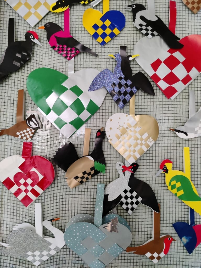 Hjemmelavede gaver og genbrugsgaver er super bæredygtigt og hyggeligt. 10 tips til at leve bæredygtigt og spare på jordens ressourcer. Hverdagsaktivisme. Ildfugl.com